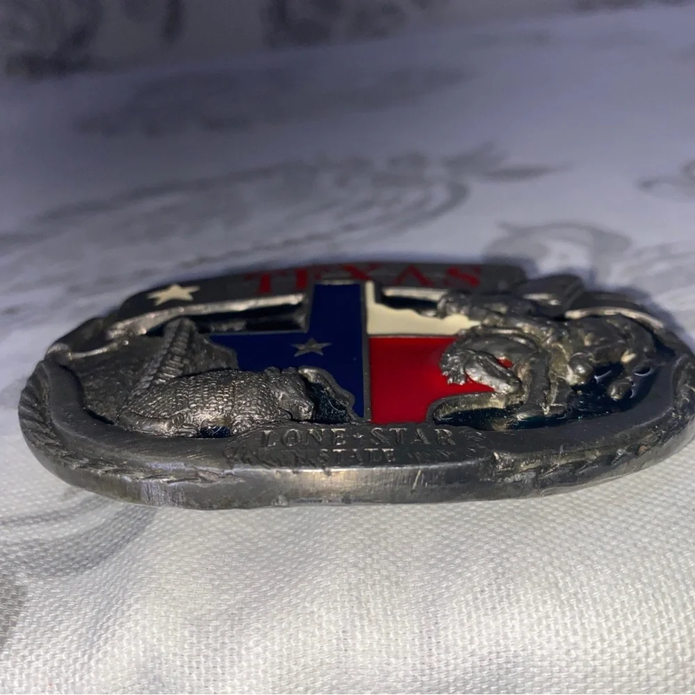 Vintage C&J Texas Lone Star State Belt Buckle 1988 CJ1496 Red White Blue USA‎